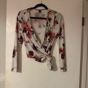 Windsor floral V-neck tie on the side